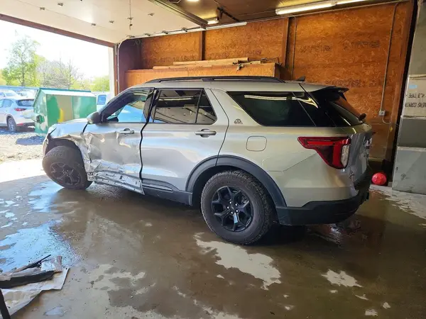 1FMSK8JH2RGA55832 2024 FORD EXPLORER - Image 2