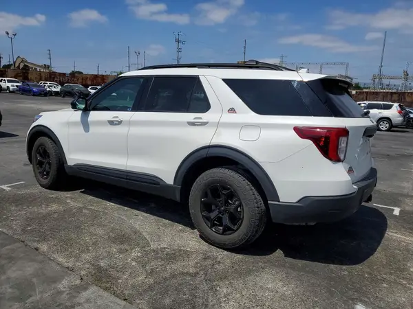 1FMSK8JH9RGA43466 2024 FORD EXPLORER - Image 2