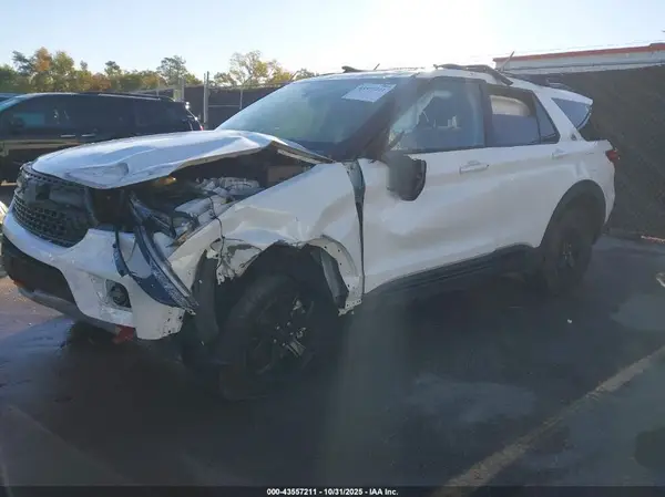 1FMSK8JHXNGB76067 2022 FORD EXPLORER - Image 2