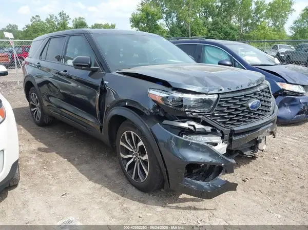 1FMSK8KH0NGA98235 2022 FORD EXPLORER - Image 1