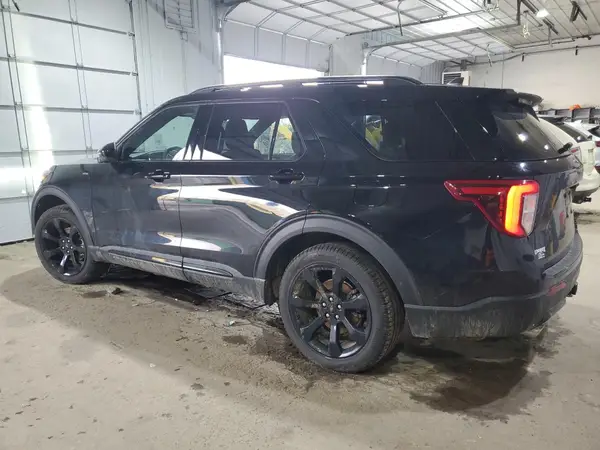 1FMSK8KH1NGC15546 2022 FORD EXPLORER - Image 2