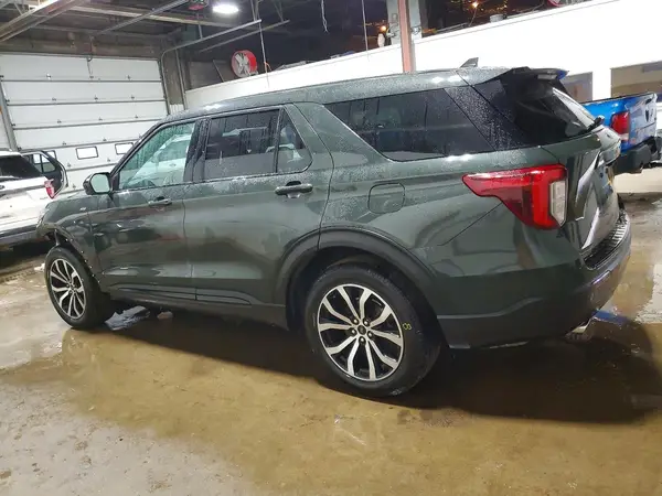 1FMSK8KH2NGB24818 2022 FORD EXPLORER - Image 2