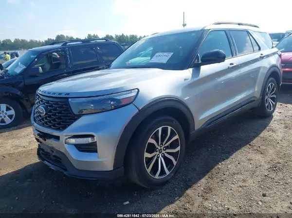 1FMSK8KH4NGA29421 2022 FORD EXPLORER - Image 2