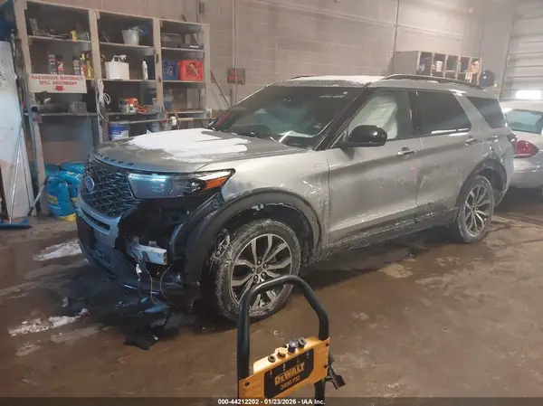 1FMSK8KH4NGB62101 2022 FORD EXPLORER - Image 2