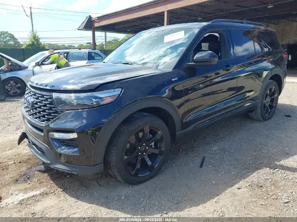 1FMSK8KH5NGC30132 2022 FORD EXPLORER - Image 2
