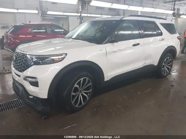 1FMSK8KH9NGA39250 2022 FORD EXPLORER - Image 2