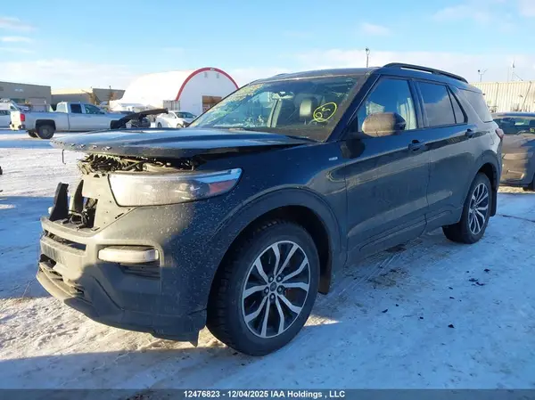 1FMSK8KHXPGB92397 2023 FORD EXPLORER - Image 2