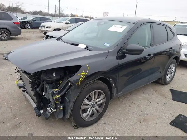 1FMTU0F61NUA35686 2022 FORD ESCAPE - Image 2