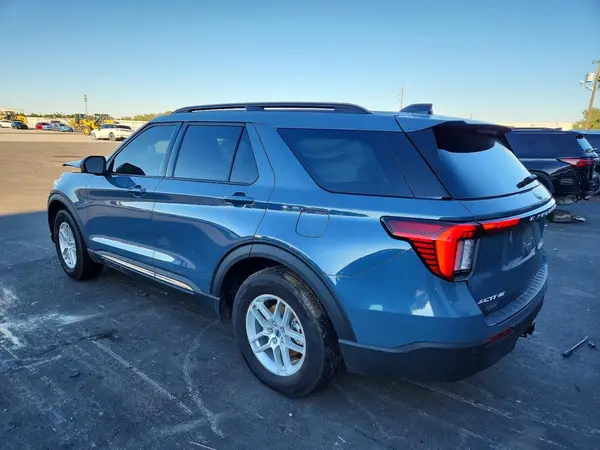 1FMUK7DH2SGC56022 2025 FORD EXPLORER - Image 2