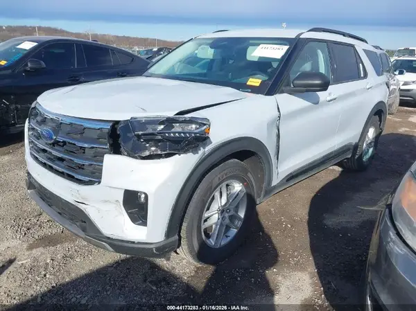 1FMUK7DH5TGA09725 2026 FORD EXPLORER - Image 2