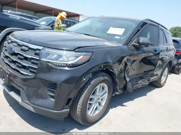1FMUK7DH7SGA99586 2025 FORD EXPLORER - Image 2