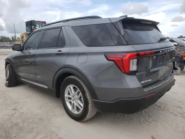 1FMUK7DH8SGB88440 2025 FORD EXPLORER - Image 2