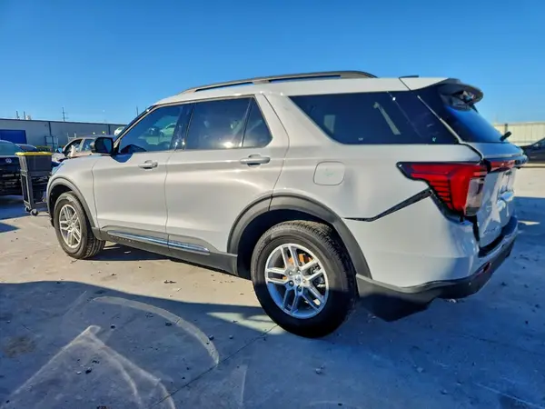 1FMUK7DHXSGB77665 2025 FORD EXPLORER - Image 2
