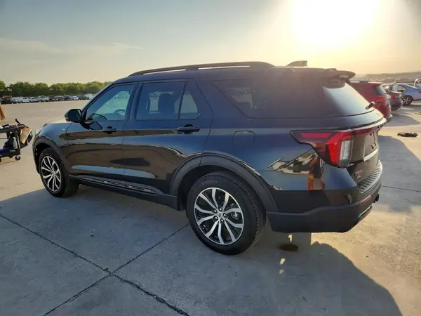 1FMUK7KH3TGA66766 2026 FORD EXPLORER - Image 2