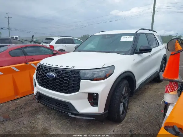 1FMUK7KH6SGB58226 2025 FORD EXPLORER - Image 2