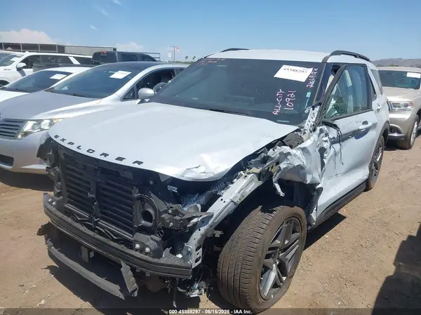 1FMUK7KHXTGA55764 2026 FORD EXPLORER - Image 2