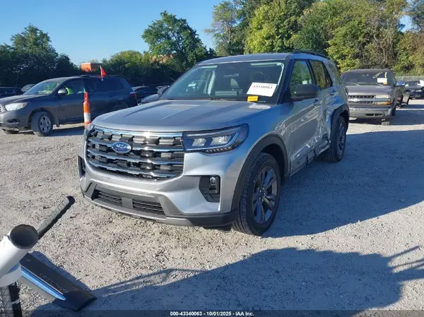 1FMUK8DH0SGA36903 2025 FORD EXPLORER - Image 2