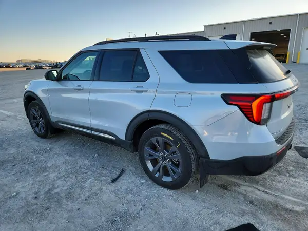 1FMUK8DH0SGC75822 2025 FORD EXPLORER - Image 2