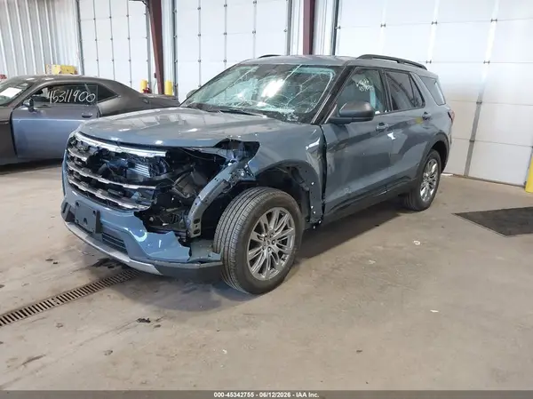 1FMUK8DH1TGA47264 2026 FORD EXPLORER - Image 2