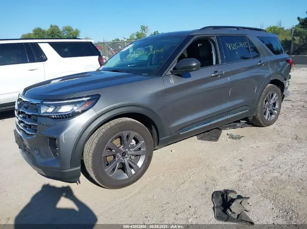 1FMUK8DH2SGA05250 2025 FORD EXPLORER - Image 2