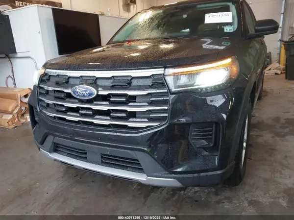 1FMUK8DH2SGA15907 2025 FORD EXPLORER - Image 2