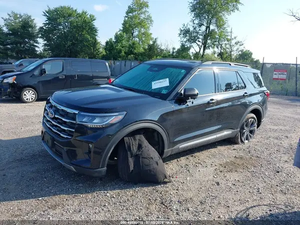 1FMUK8DH2SGB45685 2025 FORD EXPLORER - Image 2