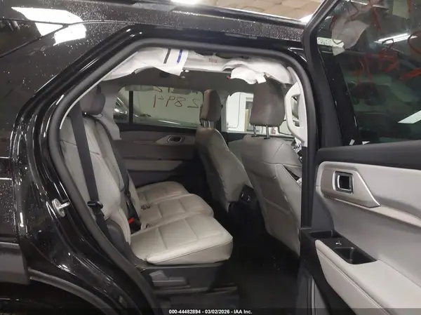 1FMUK8DH2SGB57822 2025 FORD EXPLORER - Image 8