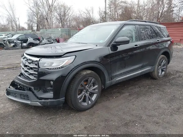 1FMUK8DH2SGB84079 2025 FORD EXPLORER - Image 2