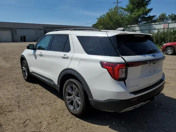 1FMUK8DH2SGC04315 2025 FORD EXPLORER - Image 2
