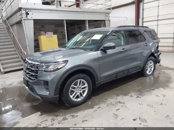1FMUK8DH3SGC30194 2025 FORD EXPLORER - Image 2