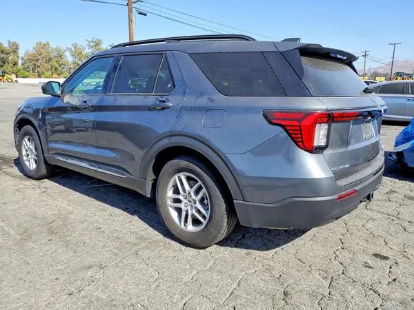 1FMUK8DH4SGC32259 2025 FORD EXPLORER - Image 2