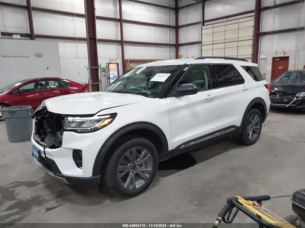 1FMUK8DH6SGC29251 2025 FORD EXPLORER - Image 2