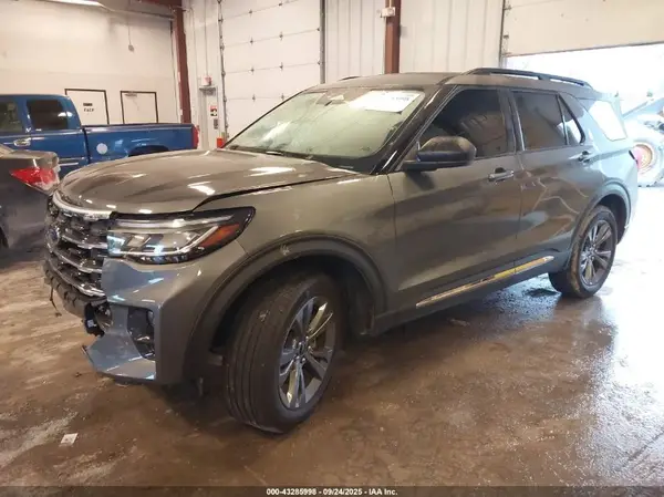 1FMUK8DH7SGB72932 2025 FORD EXPLORER - Image 2