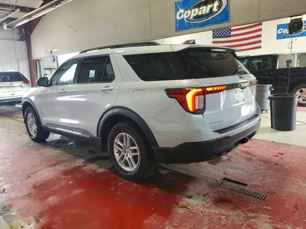 1FMUK8DH7SGD05625 2025 FORD EXPLORER - Image 2