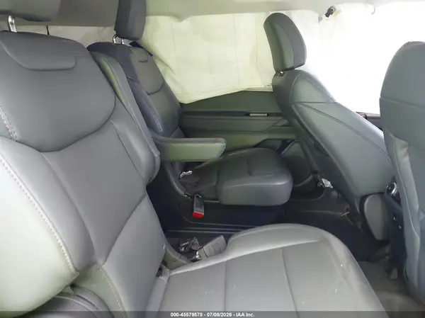 1FMUK8DH8TGA95151 2026 FORD EXPLORER - Image 8