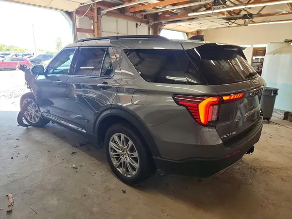 1FMUK8DH9SGB26289 2025 FORD EXPLORER - Image 2