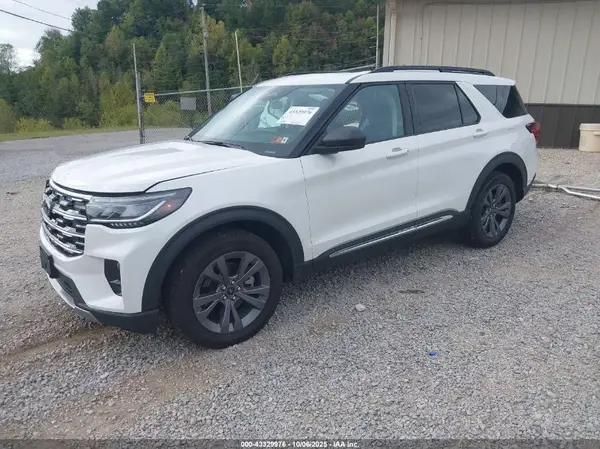 1FMUK8DHXSGA70668 2025 FORD EXPLORER - Image 2