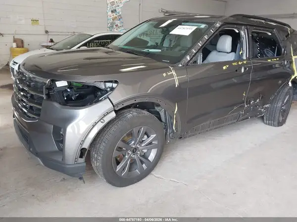 1FMUK8DHXSGC27289 2025 FORD EXPLORER - Image 2
