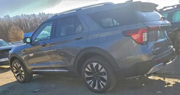 1FMUK8HH2SGC58952 2025 FORD EXPLORER - Image 2