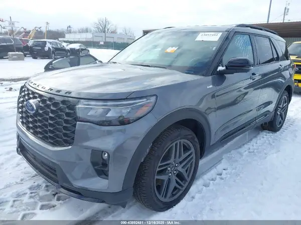 1FMUK8KH0SGB39354 2025 FORD EXPLORER - Image 2
