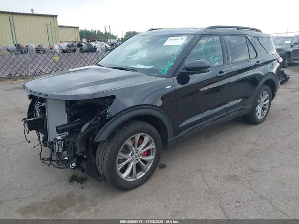 1FMUK8KH0SGB82737 2025 FORD EXPLORER - Image 2