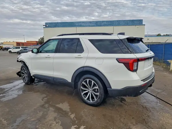 1FMUK8KH1SGB31621 2025 FORD EXPLORER - Image 2