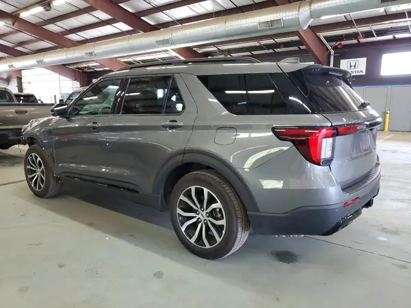 1FMUK8KH1SGB52811 2025 FORD EXPLORER - Image 2