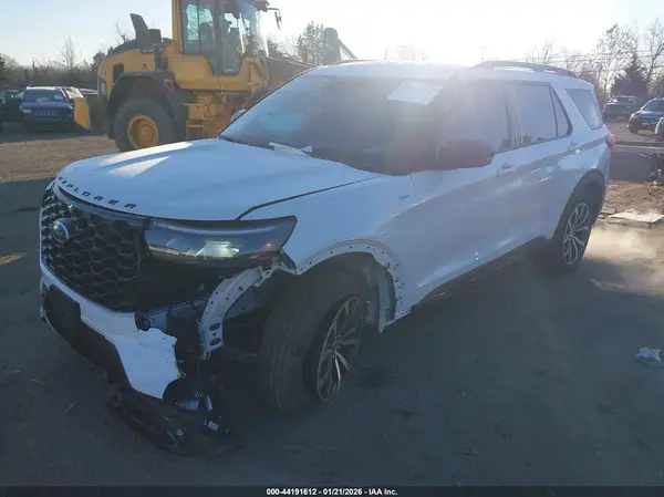 1FMUK8KH1SGC79235 2025 FORD EXPLORER - Image 2