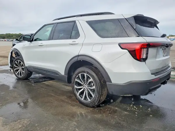 1FMUK8KH1TGA34825 2026 FORD EXPLORER - Image 2