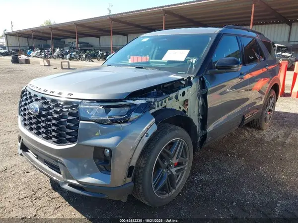 1FMUK8KH2SGB39159 2025 FORD EXPLORER - Image 2