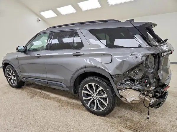 1FMUK8KH2TGA16219 2026 FORD EXPLORER - Image 2
