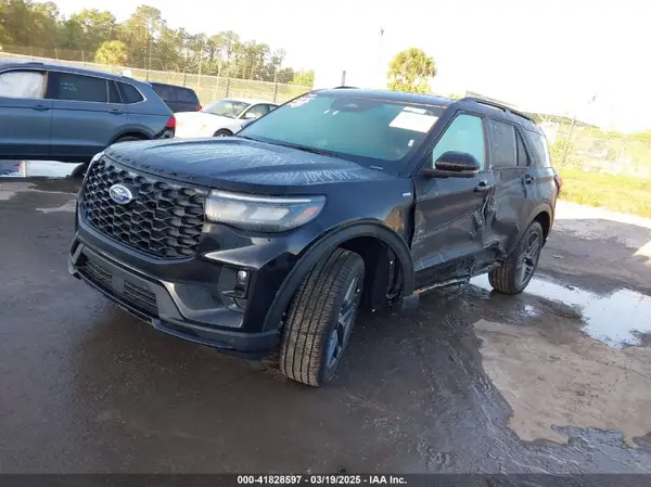 1FMUK8KH3SGB38702 2025 FORD EXPLORER - Image 2