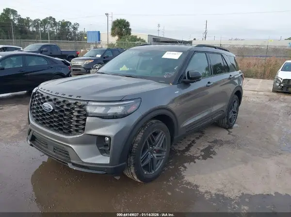 1FMUK8KH3SGB38912 2025 FORD EXPLORER - Image 2