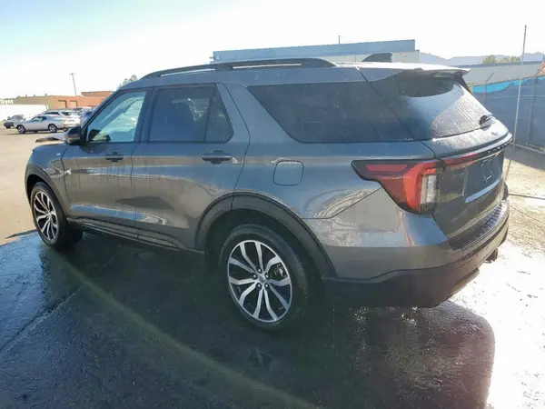 1FMUK8KH3SGB56195 2025 FORD EXPLORER - Image 2